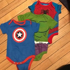 3 Marvel onesies: Cptn America, Hulk, + Spiderman